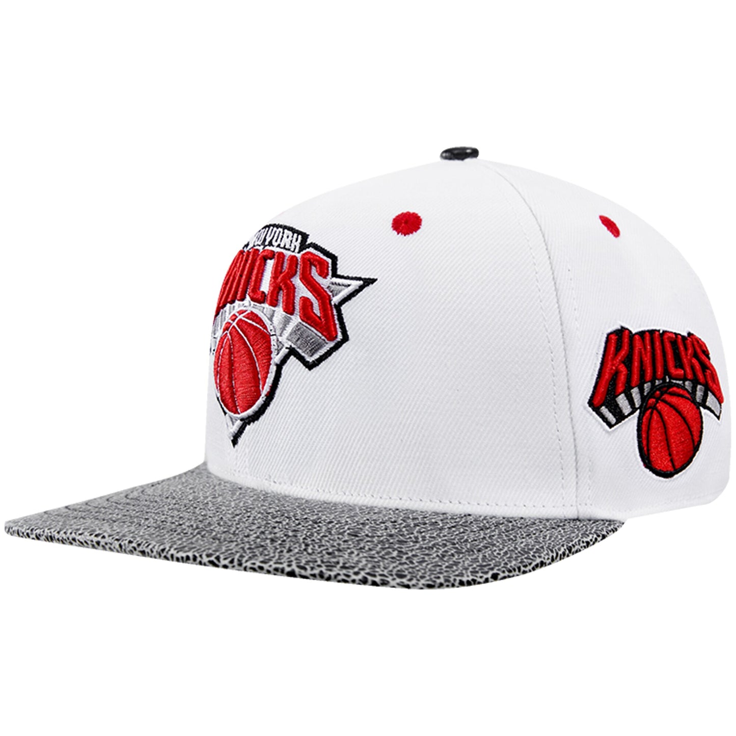 New York Knicks Pro Standard Hook Elephant Snapback Hat - White