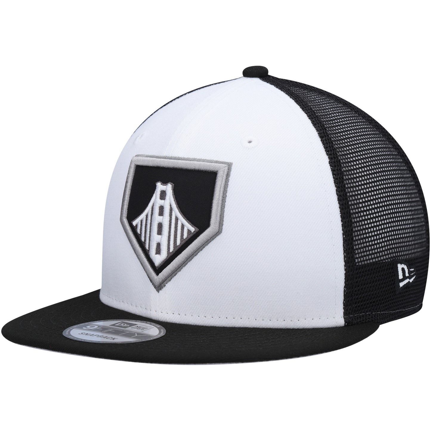 San Francisco Giants New Era 2022 Clubhouse Trucker 9FIFTY Snapback Hat - White/Black